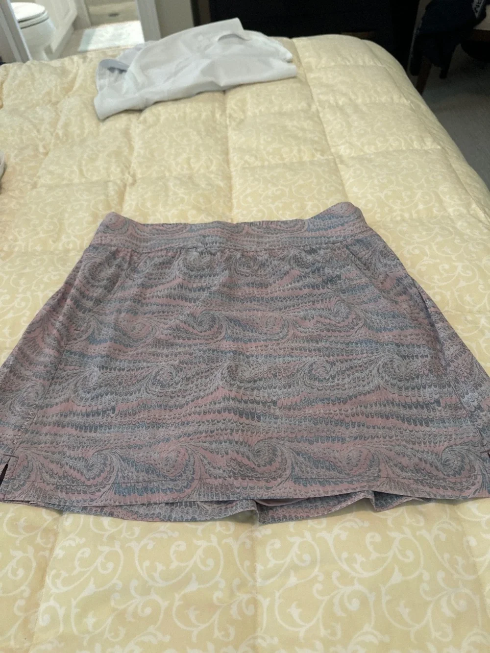 Travis Matthew skort - Picture 1 of 2